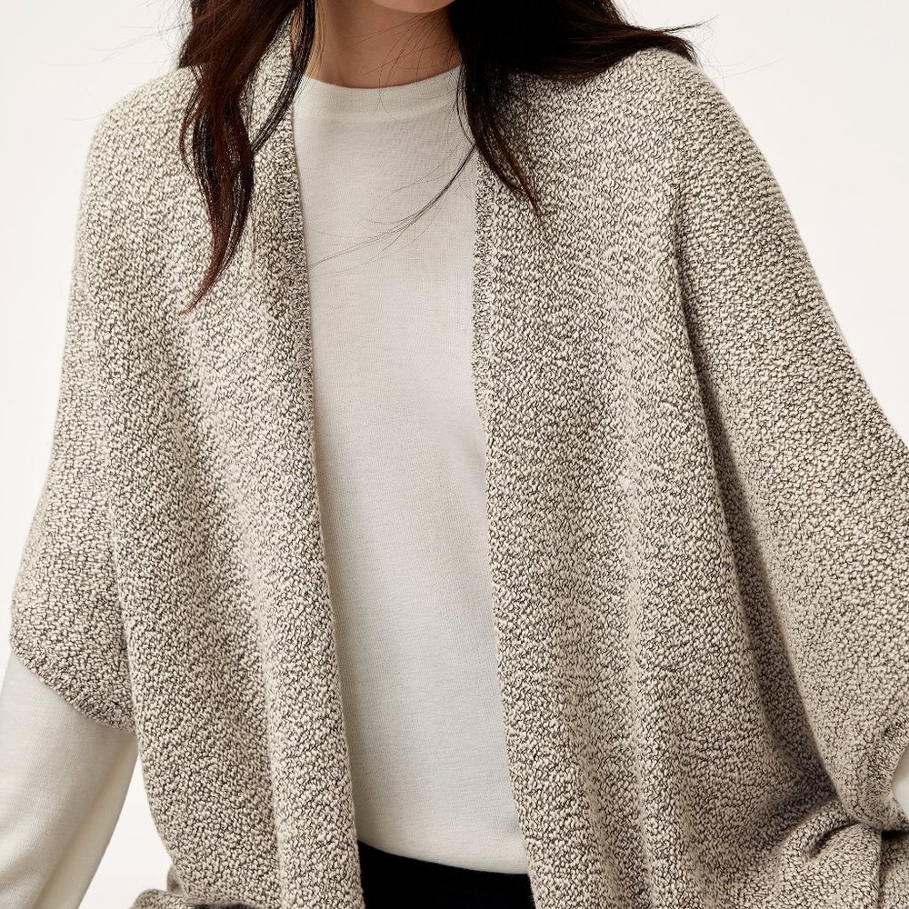 Community (Aritzia) Iconic Cape in XXS